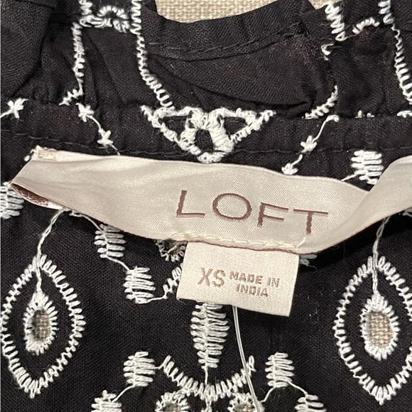 Loft sleeveless eyelet black and white blouse NWT Sz XS - Picture 8 of 8